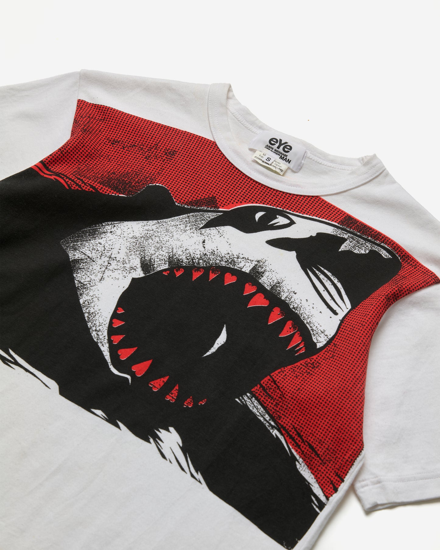 APART Gallery Shark Graphic T-Shirt